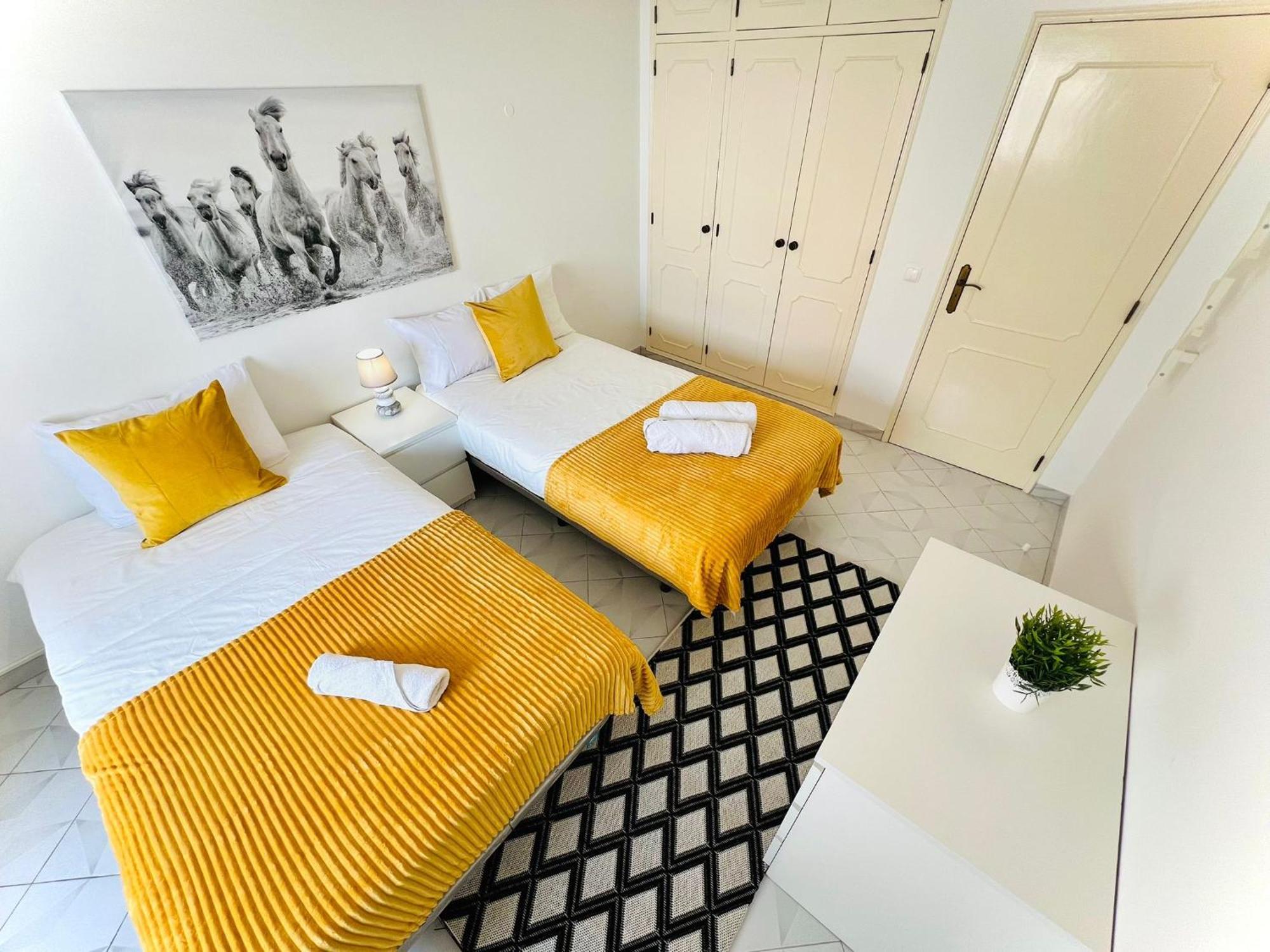 Apartamento 5 Estrelas Praia Da Oura アルブフェイラ エクステリア 写真