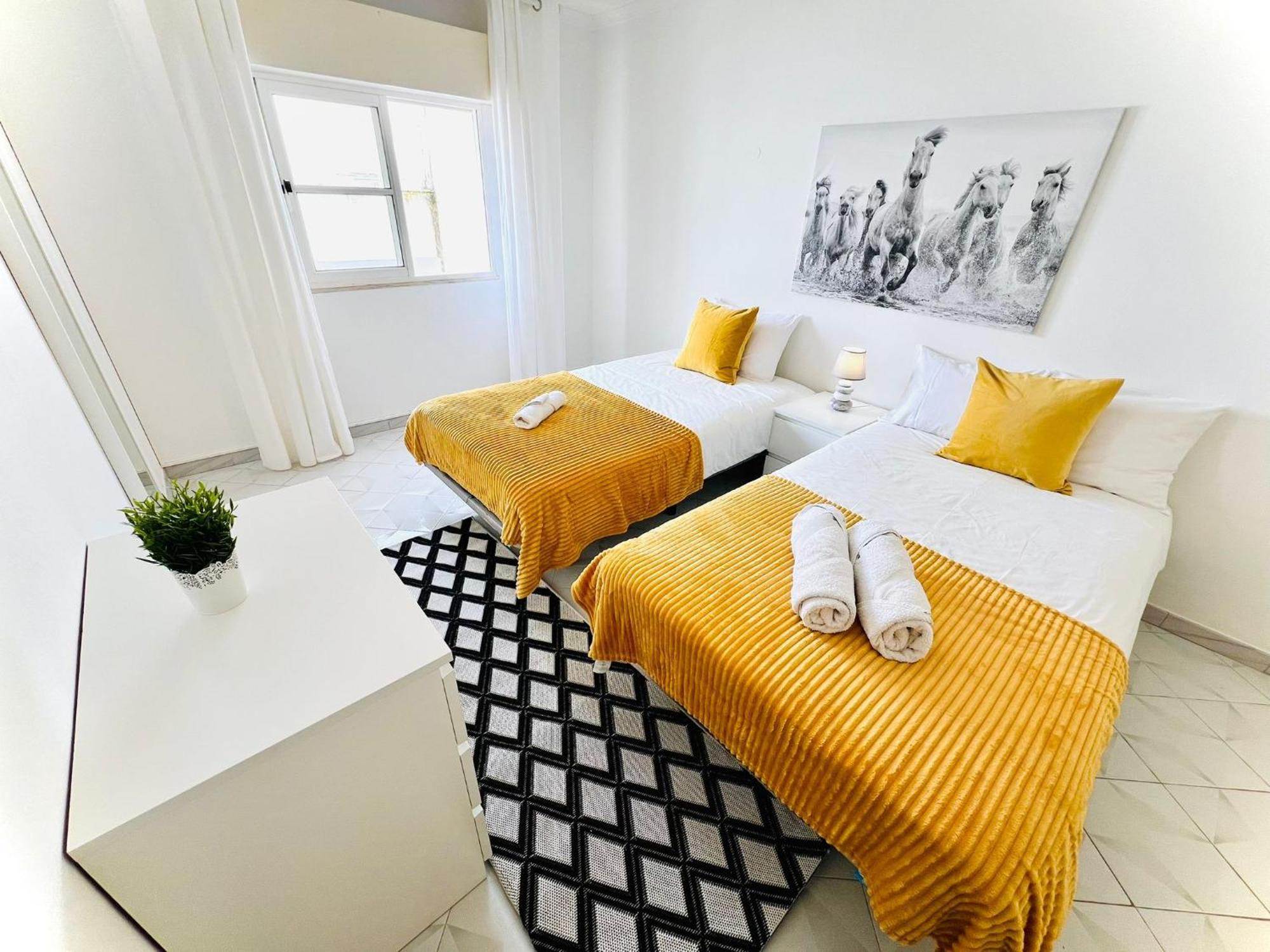 Apartamento 5 Estrelas Praia Da Oura アルブフェイラ エクステリア 写真