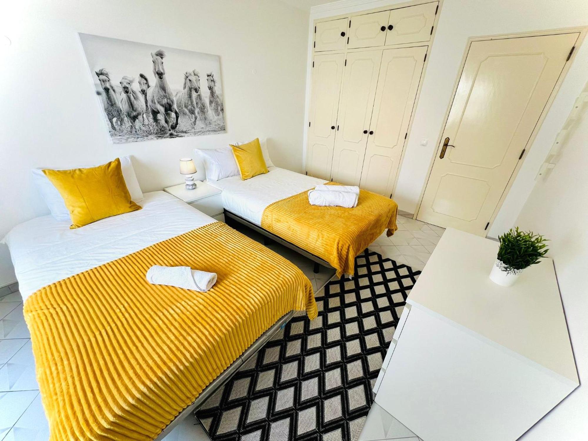 Apartamento 5 Estrelas Praia Da Oura アルブフェイラ エクステリア 写真